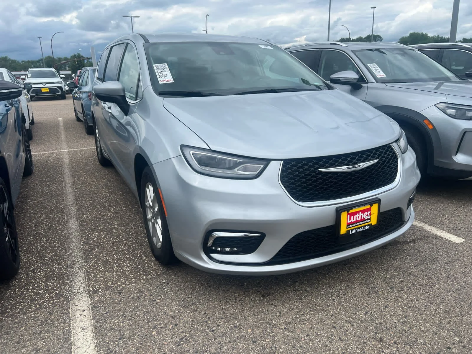 Used 2023 Chrysler Pacifica Touring L with VIN 2C4RC1BG6PR607275 for sale in Brooklyn Center, Minnesota