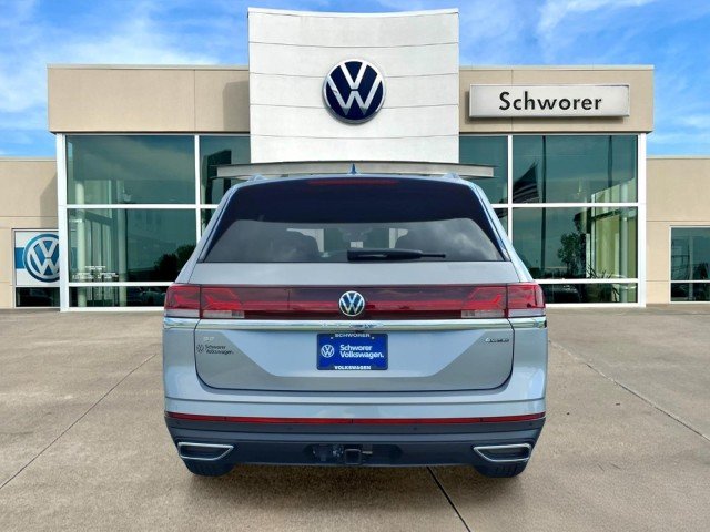 New 2026 Silver Mist Metallic Volkswagen SE w/Technology 4M image 8