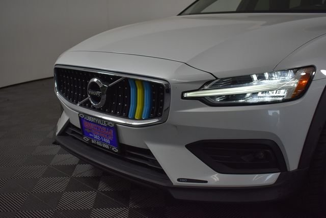 Used 2021 White Volvo T5 image 4