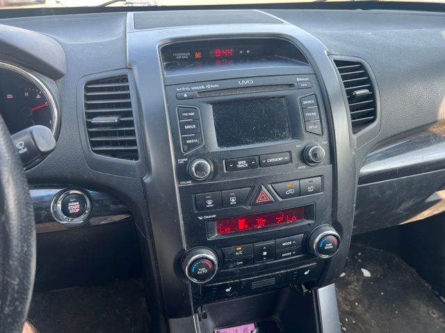 Used 2013 Silver Kia EX image 11