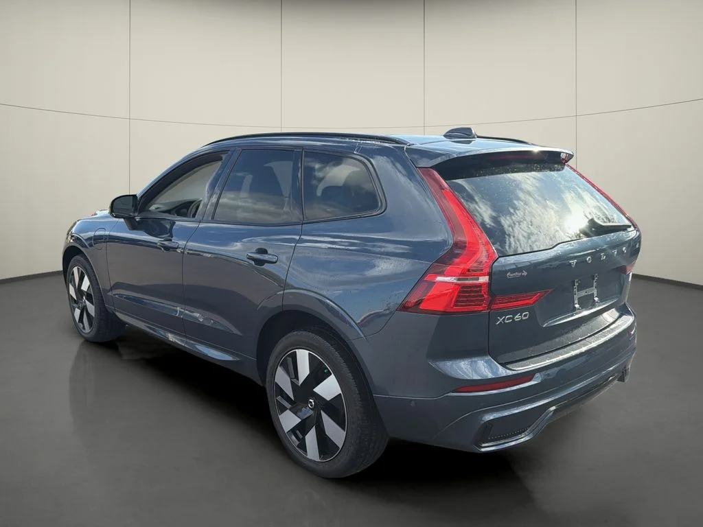 Used 2024 Blue Volvo T8 Plus Dark Theme image 5