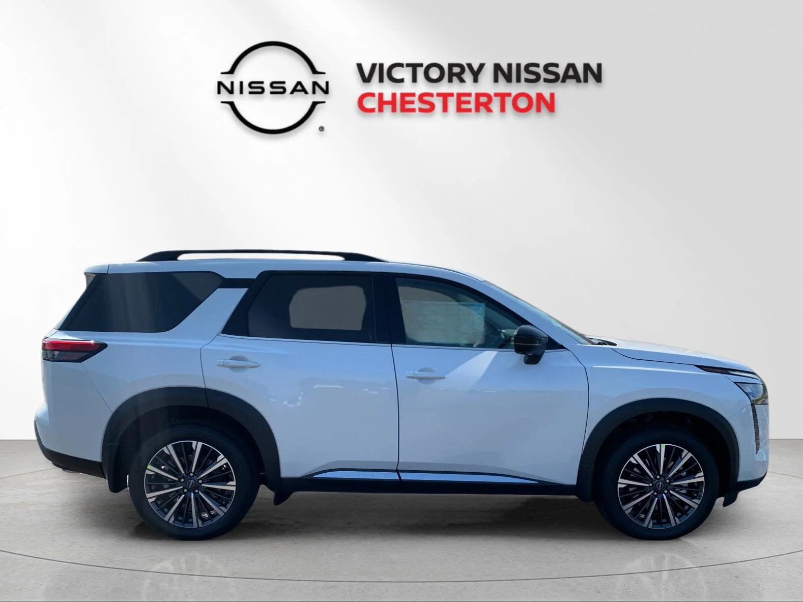 New 2026 Everest White Pearl TriCoat Nissan Platinum image 6