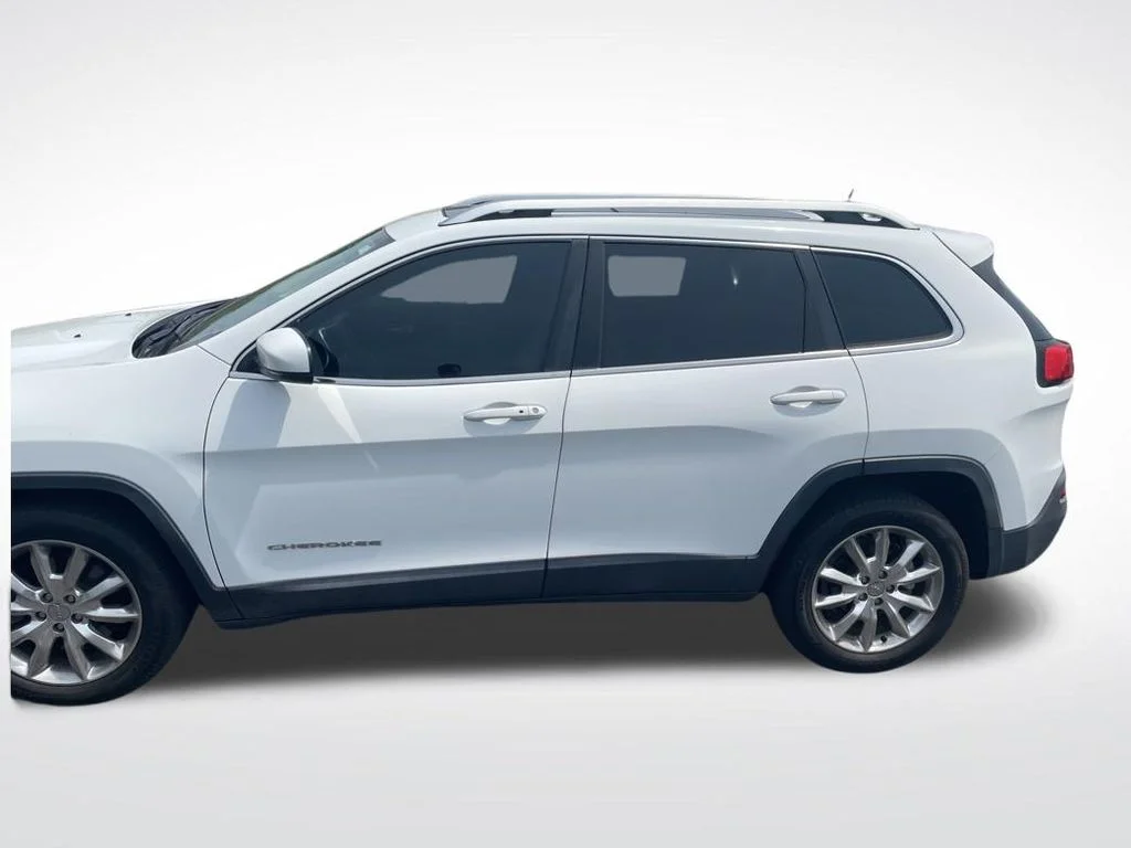 Used 2015 White Jeep Limited image 12