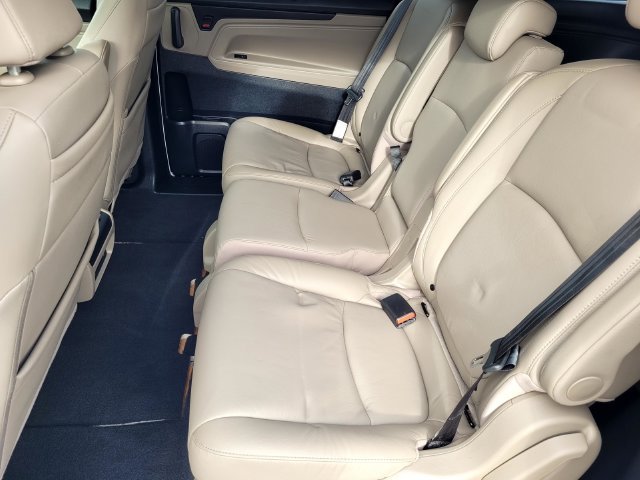 Used 2020  Honda Touring image 11