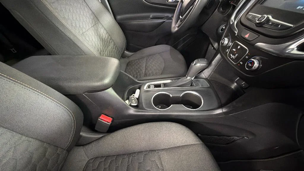 Used 2018 SILVER ICE METALLIC Chevrolet LT image 33