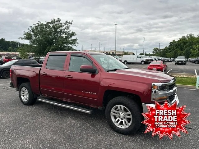 Used 2017 SIREN RED TINTCOAT Chevrolet LT image 3