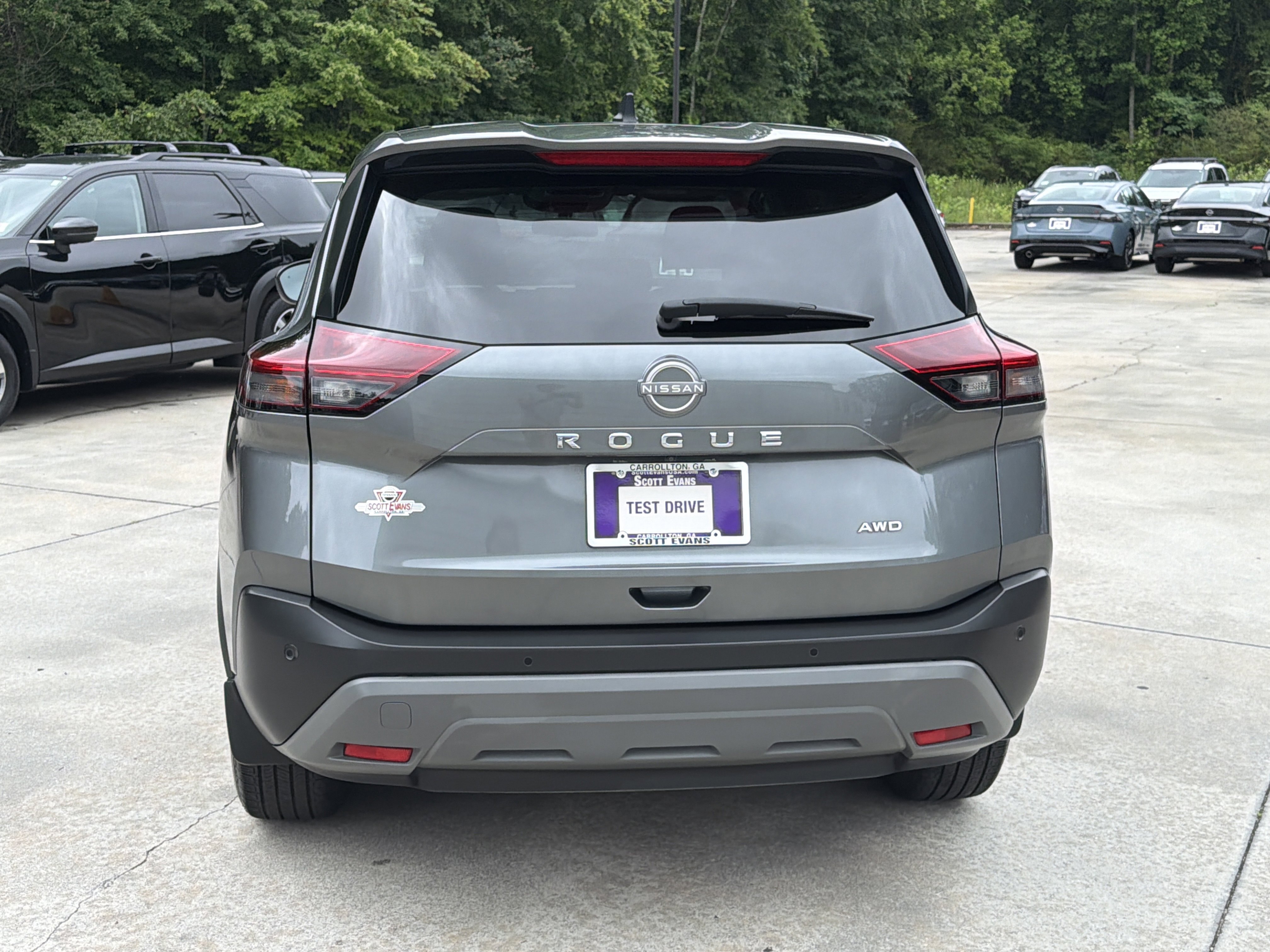 Used 2023 Gun Metallic Nissan S image 7