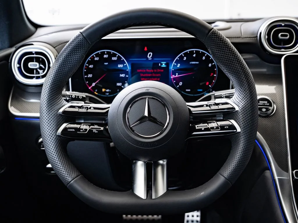 New 2026 Manufaktur Patagonia Red Mercedes-Benz GLC 300 image 39