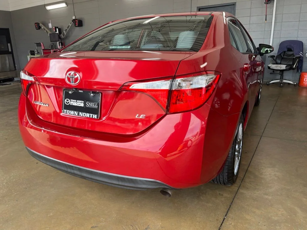 Used 2016 Red Toyota LE image 3