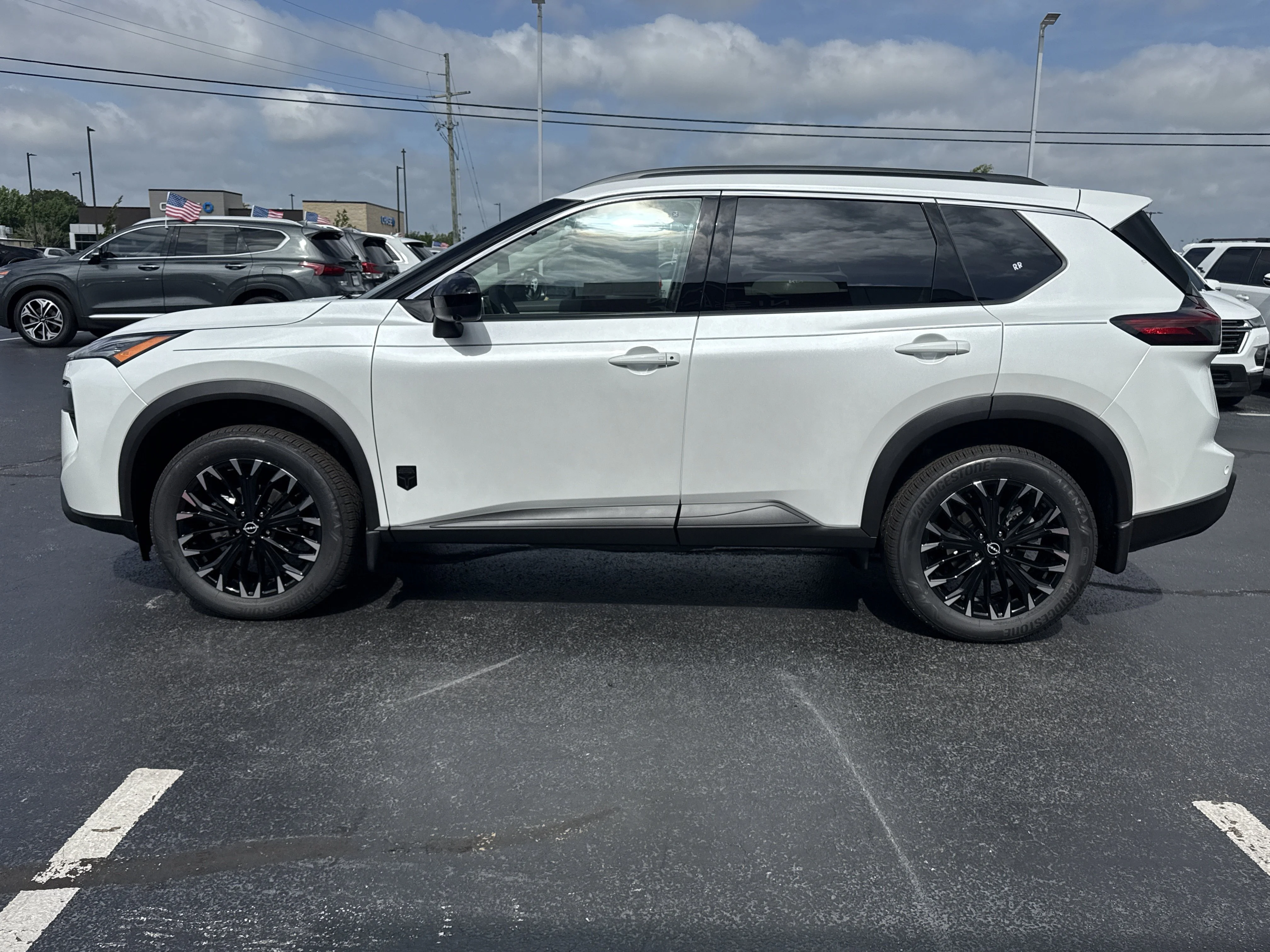 New 2026 Everest White Pearl Tricoat Nissan Dark Armor AWD image 10