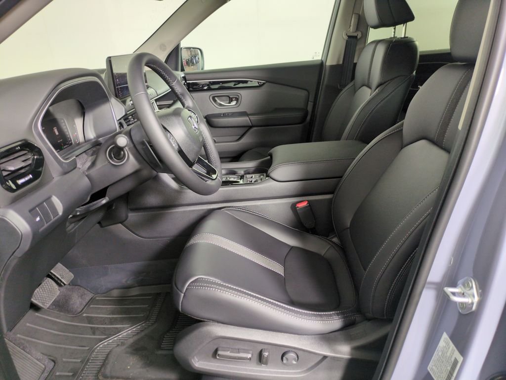 New 2026 Sonic Gray Pearl Honda RTL image 9