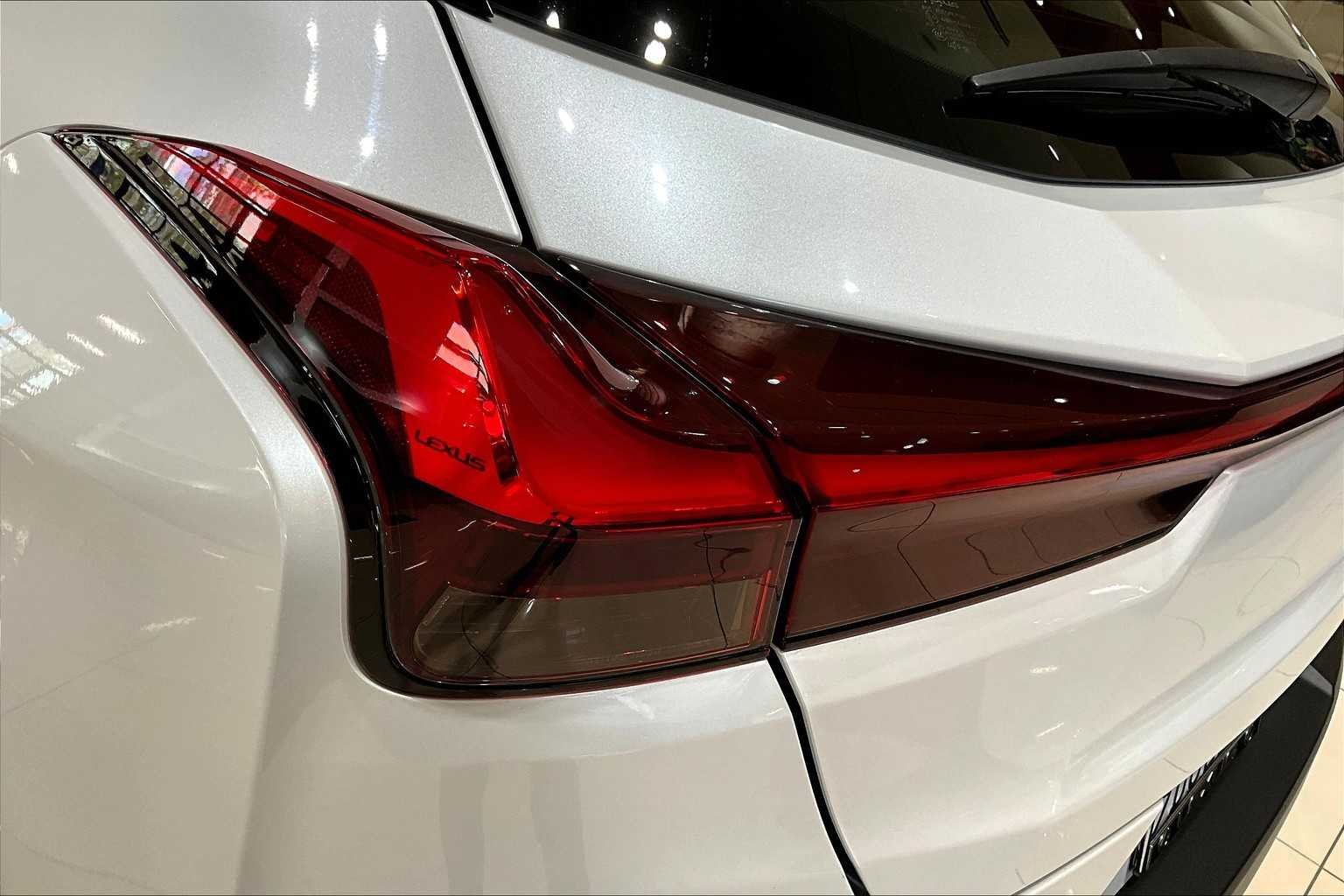 Certified Used 2022 Eminent White Pearl Lexus  image 27