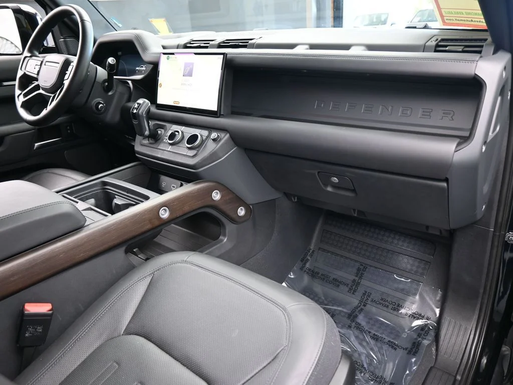 Used 2023 Black Land Rover X image 41