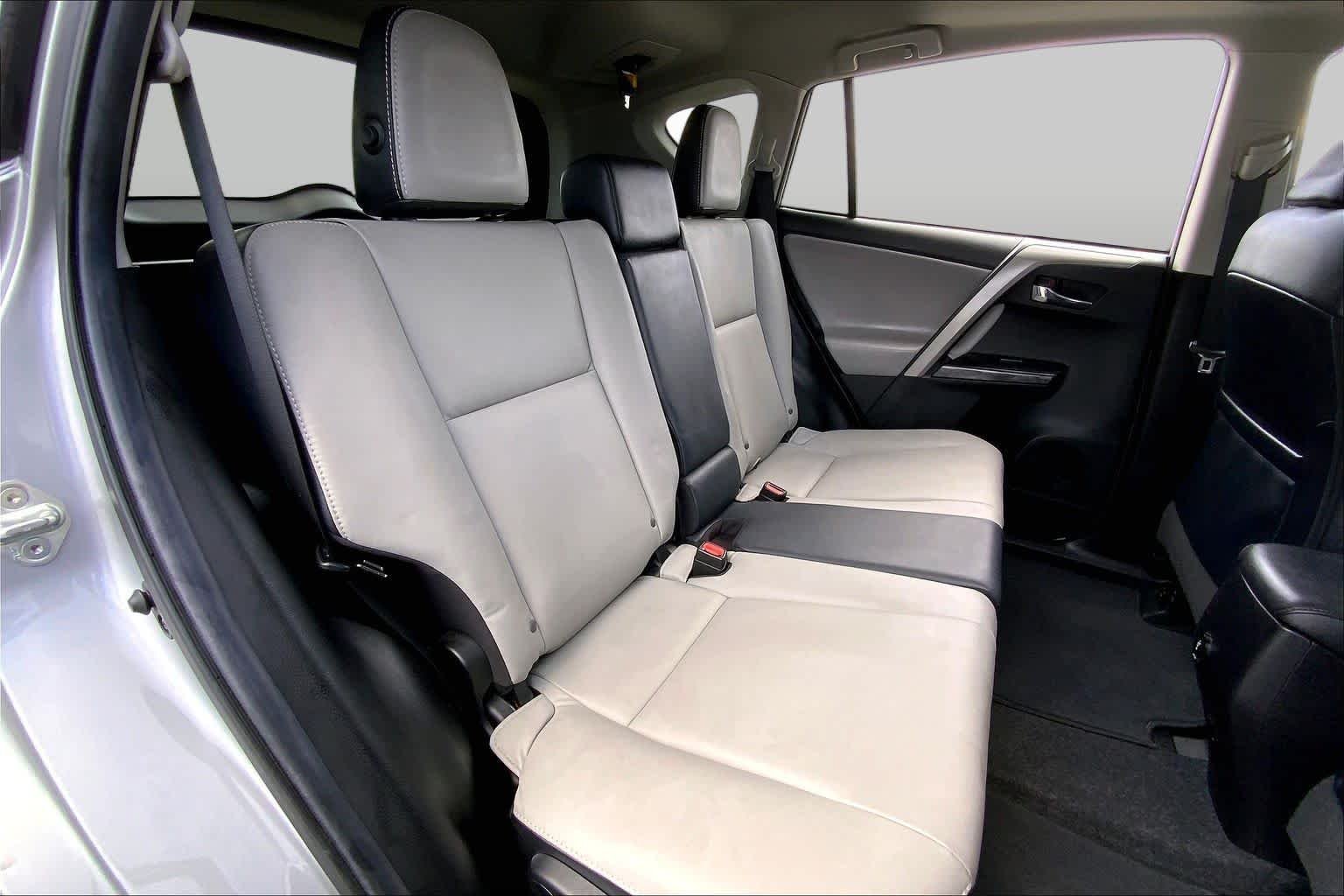 Used 2018 Silver Sky Metallic Toyota Limited image 19