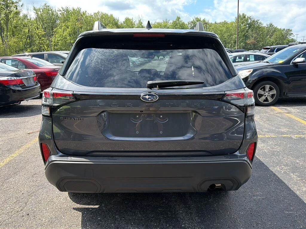 Used 2025 Magnetite Gray Metallic Subaru Premium image 9