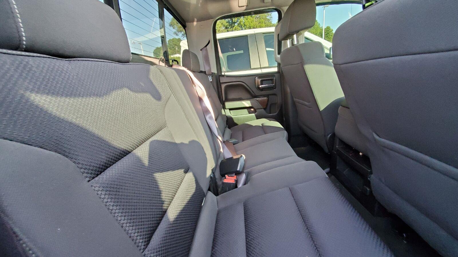 Used 2017 ONYX BLACK GMC SLE image 6