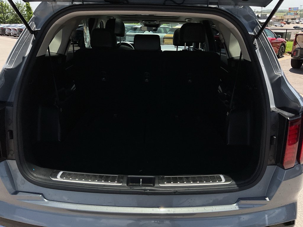 Certified Used 2022 Everlasting Silver Kia S image 17