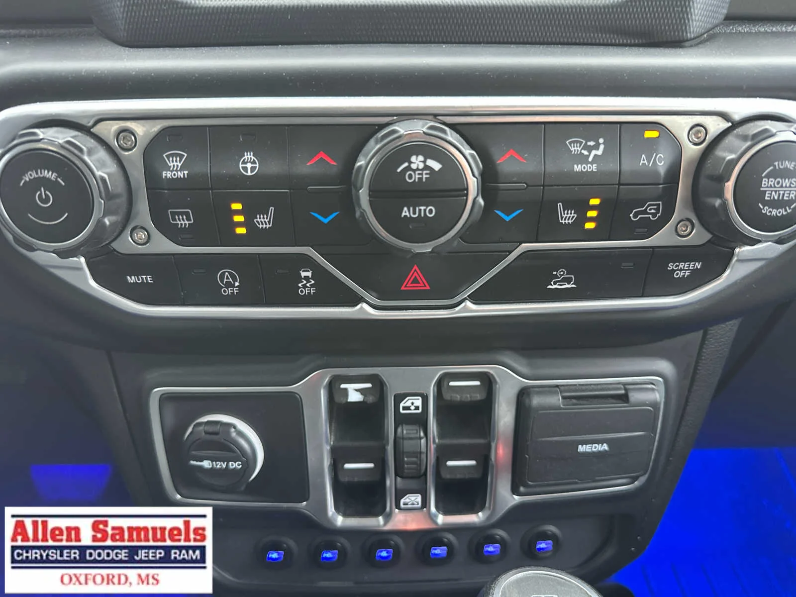Used 2021 Hydro Blue Pearlcoat Jeep Sport S image 33