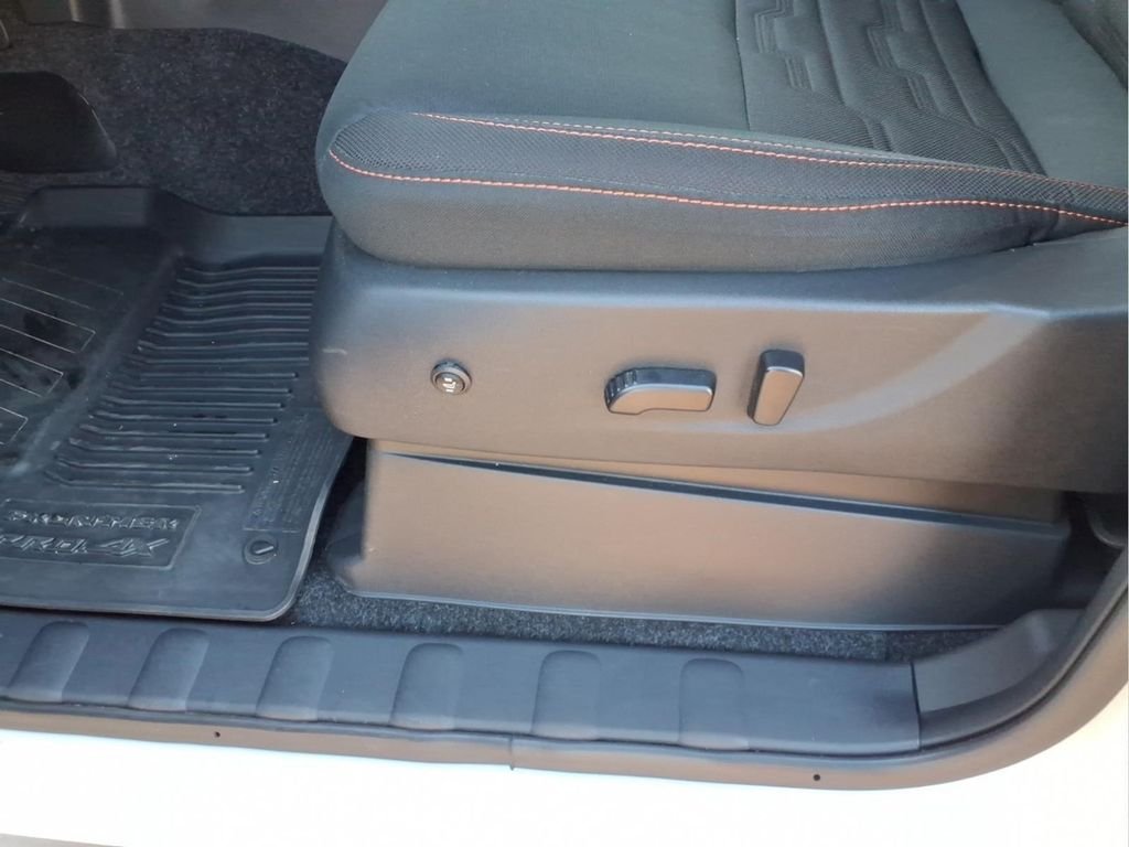 Used 2024 White Nissan PRO-4X image 20