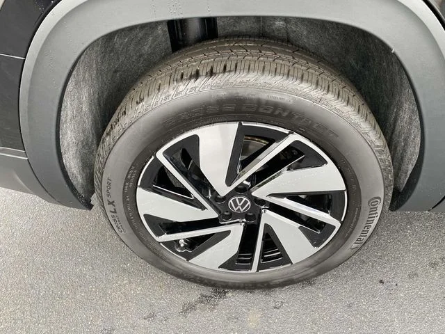 2025 Volkswagen Atlas SE w/Tech - Photo 7