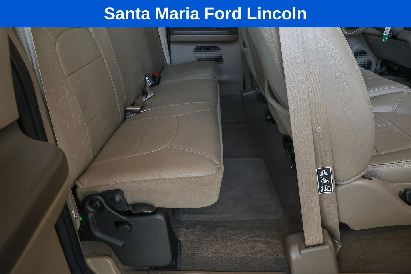 Used 2000 Black Ford Lariat image 29
