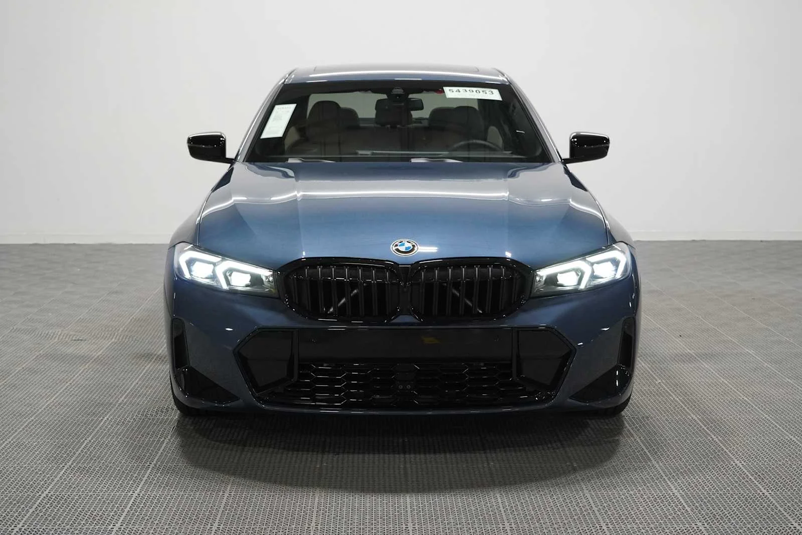 New 2026 Arctic Race Blue metallic BMW 330i xDrive image 4