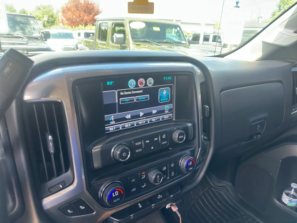 Used 2016 Summit White Chevrolet LT image 7