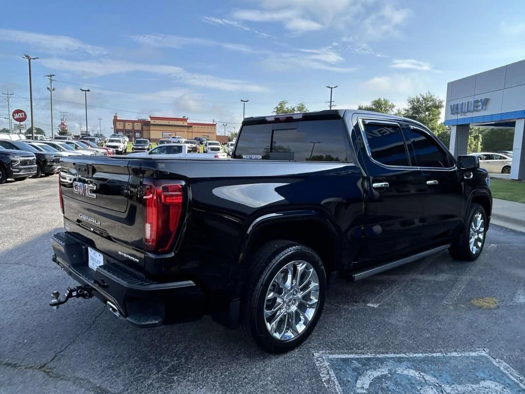 Used 2023 Onyx Black GMC Denali image 4