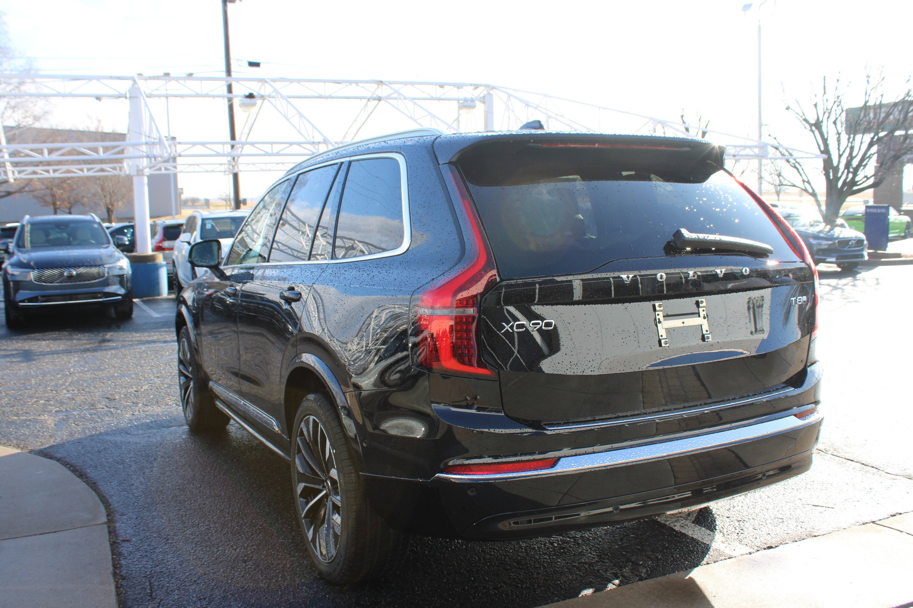 New 2026 Onyx Black Metallic Volvo Plus image 8
