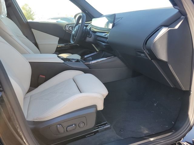 Used 2026 Black BMW 30 xDrive image 9