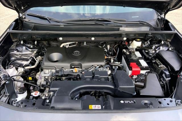 Certified Used 2025 MAGNETIC GRAY MET. Toyota  image 31