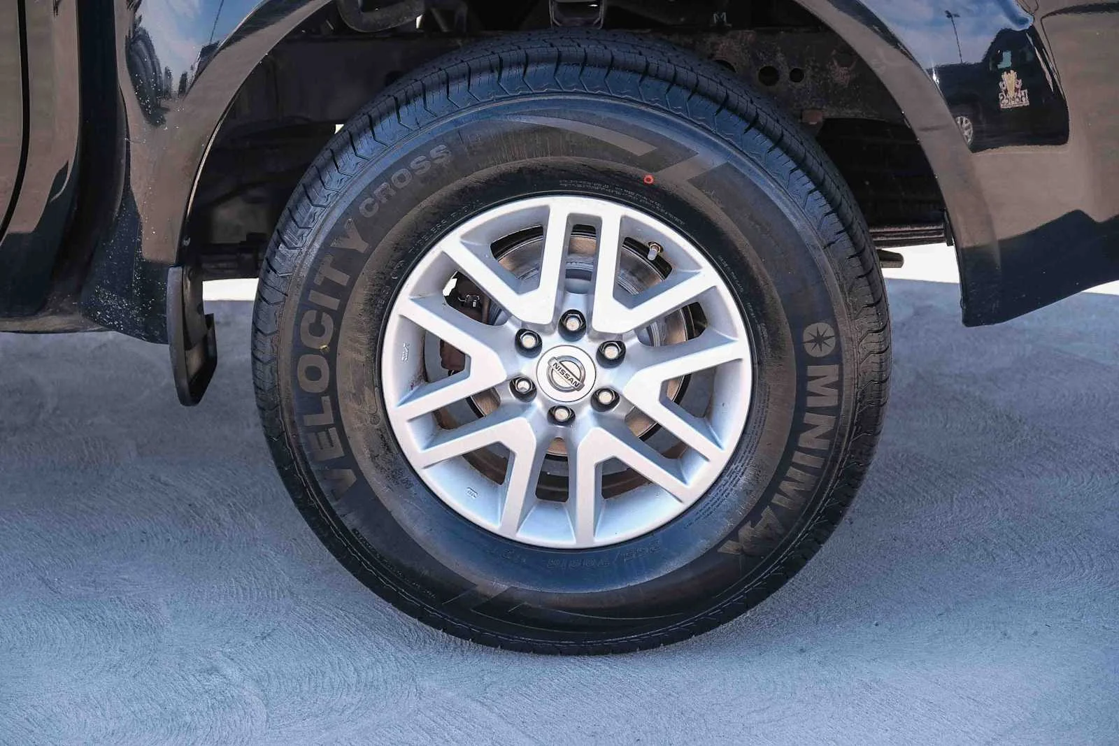 Used 2018 Magnetic Black Nissan SV V6 image 9