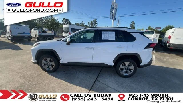 Certified Used 2025 Ice Toyota XLE image 5