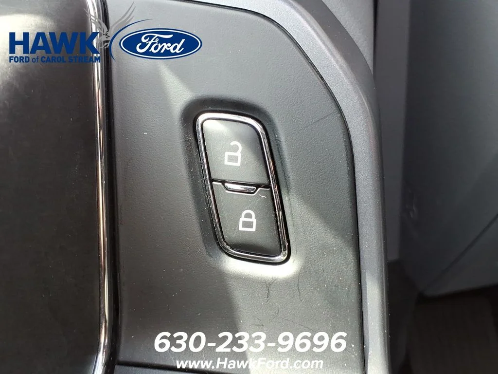 Certified Used 2025 Oxford White Ford XLT image 15