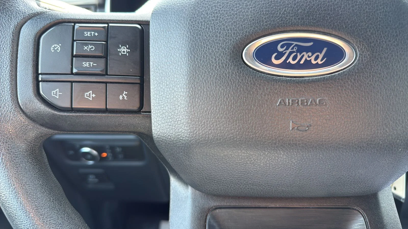 Used 2022 White Ford XL image 17