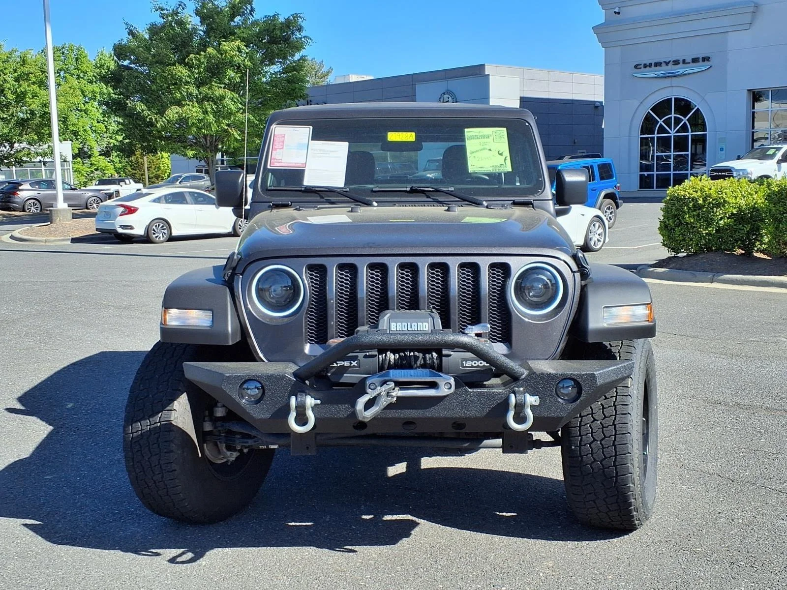 Used 2020 Granite Crystal Metallic Clearcoat Jeep Sport image 7