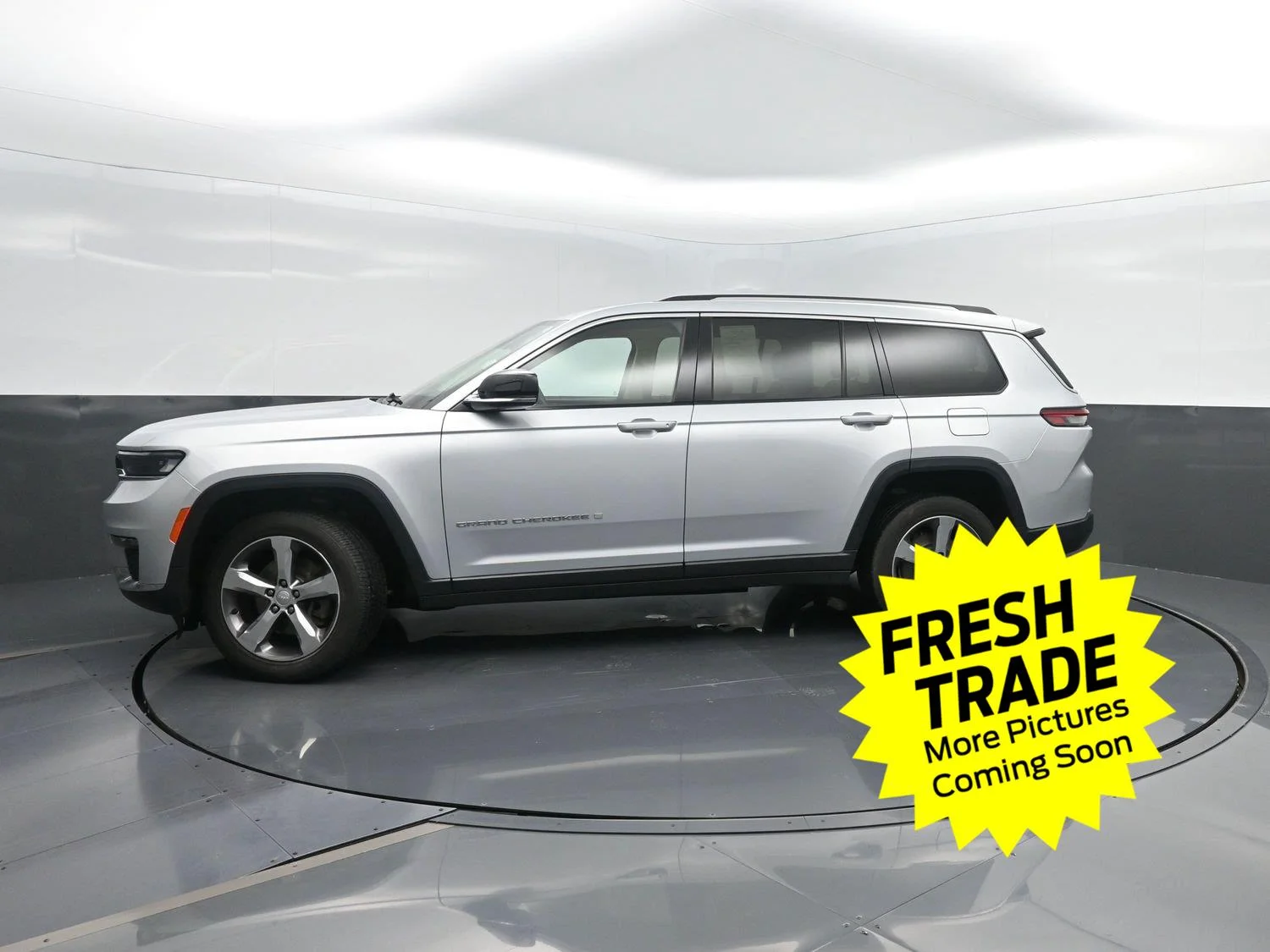 Used 2022 Silver Zynith Jeep Limited image 47