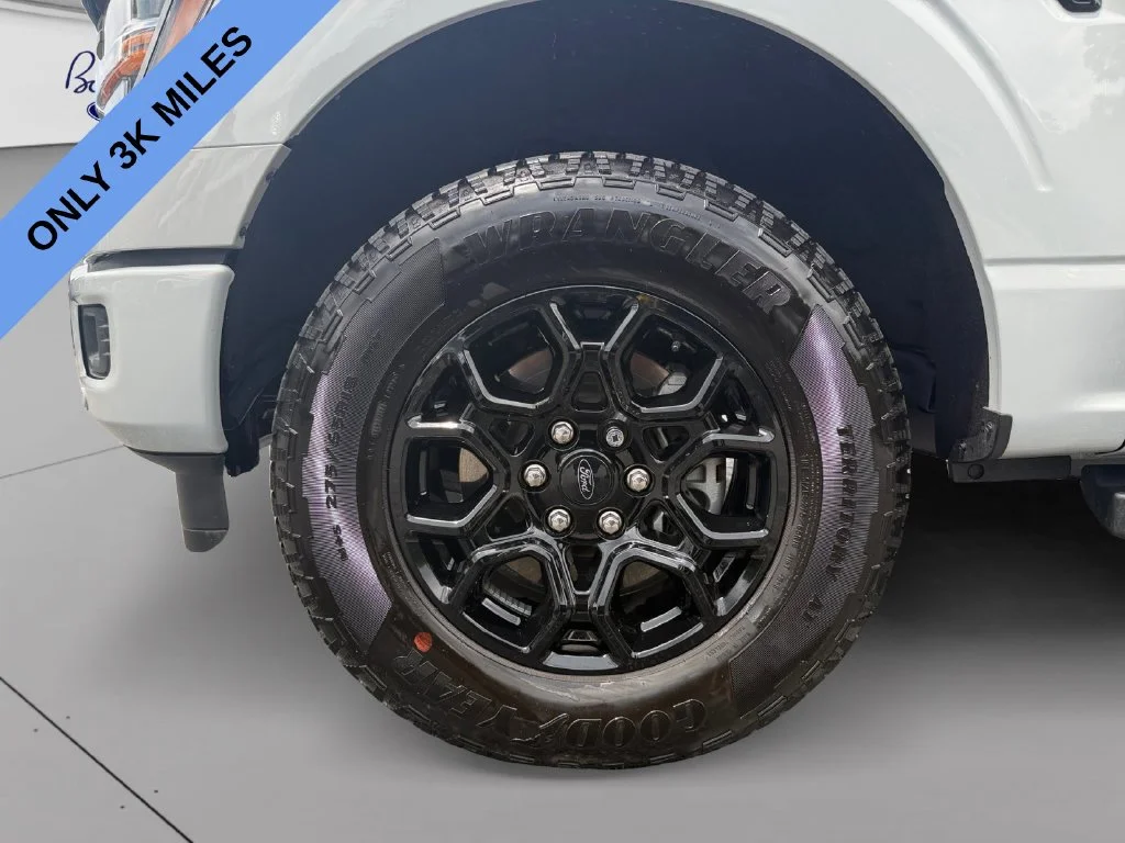 Used 2026 Avalanche Ford XLT image 15