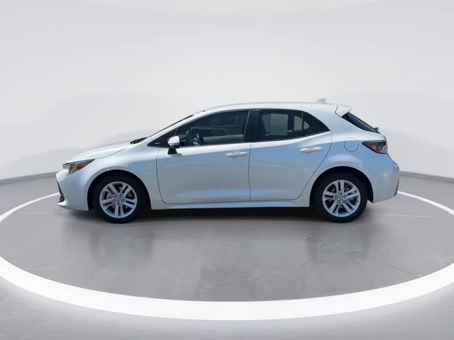 Used 2019 White Toyota SE image 4