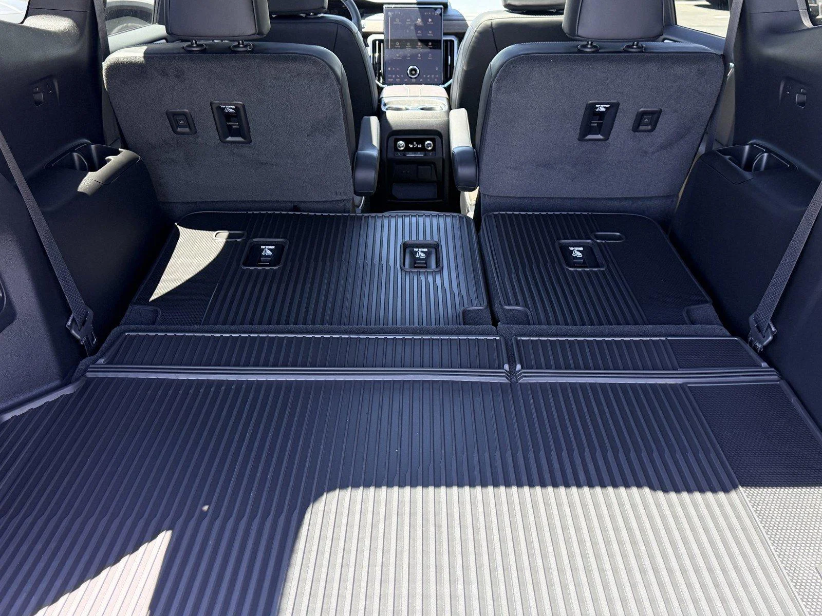 New 2026 Glacier White Tricoat GMC Denali Ultimate image 12