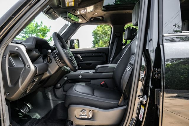 2025 Land Rover Defender 3