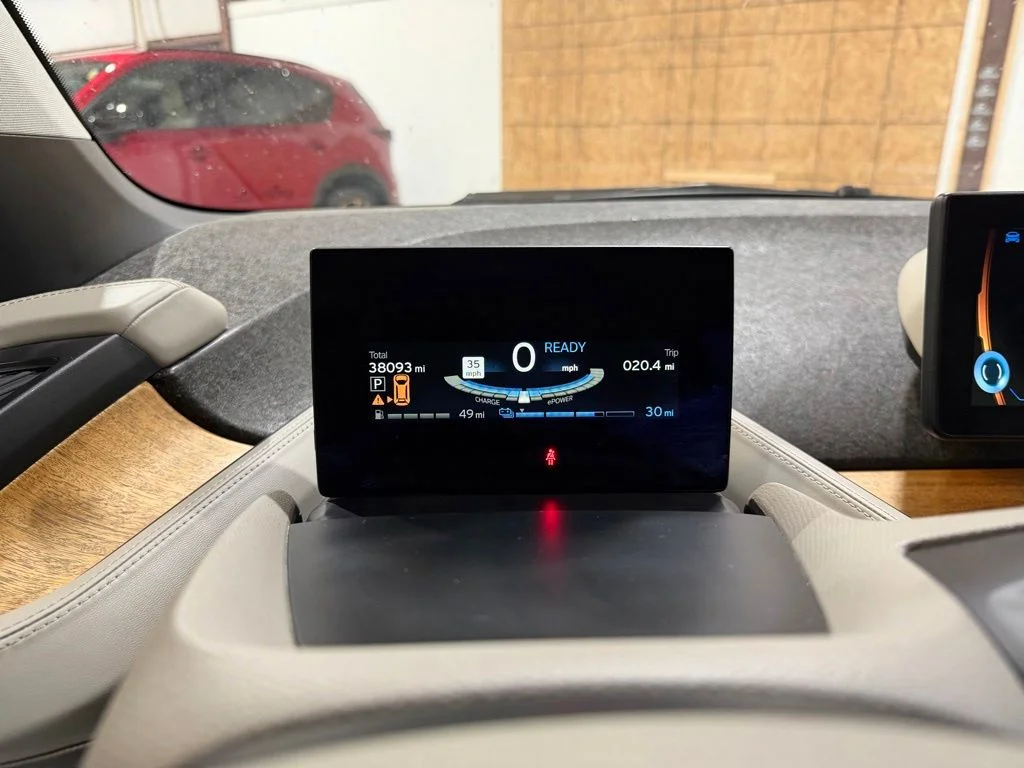 Used 2016 White BMW with Range Extender image 15