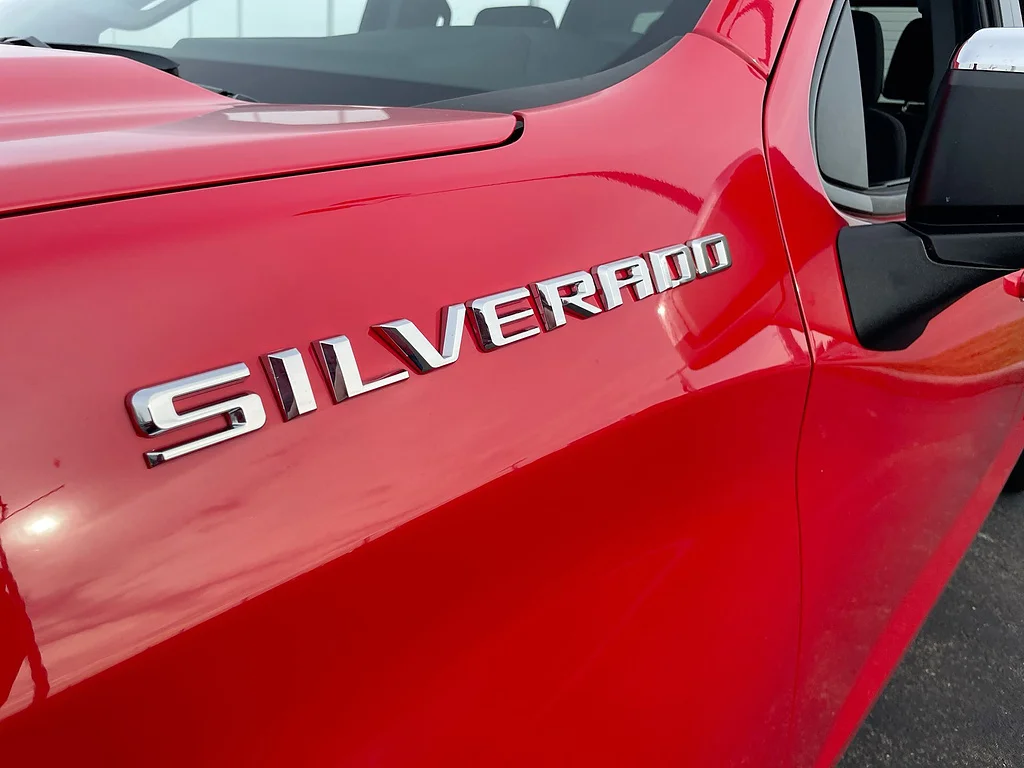 Used 2024 RED Chevrolet LT image 30