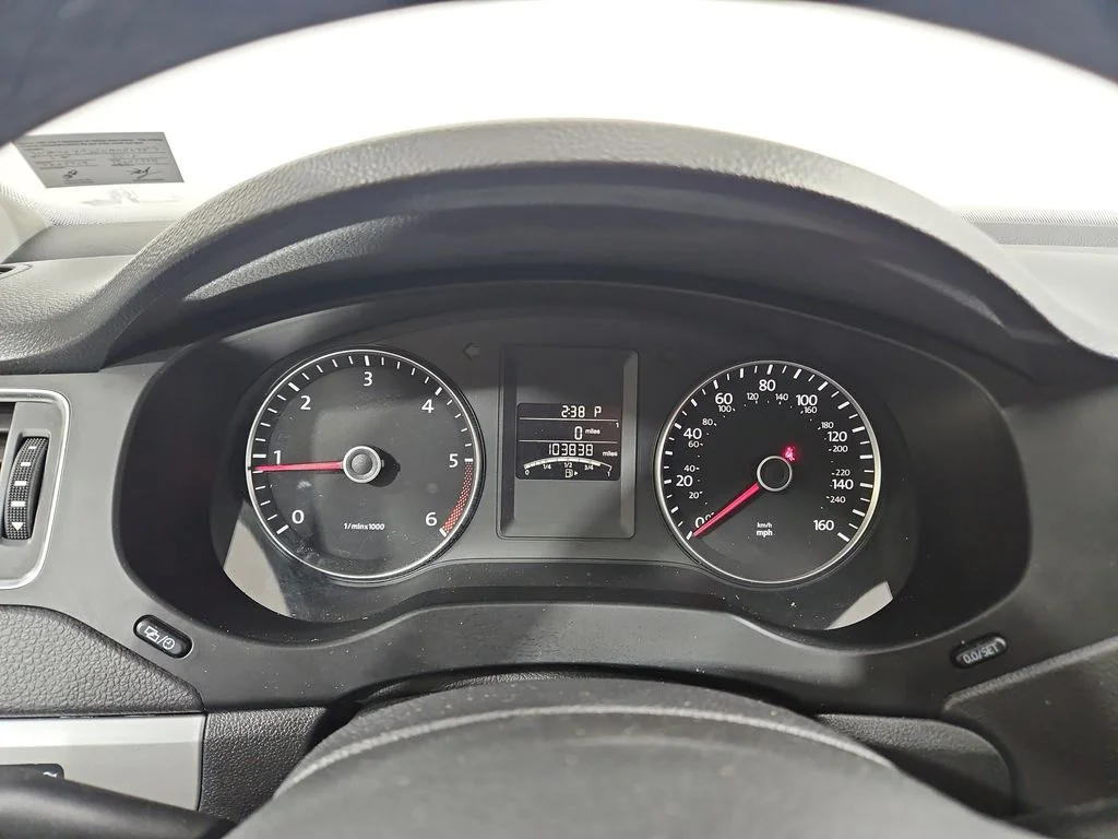 Used 2012 Silver Volkswagen TDI image 15