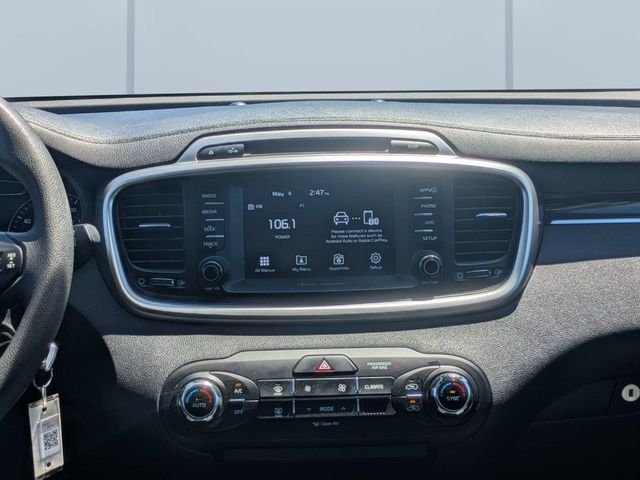 Used 2018 White Kia LX image 18