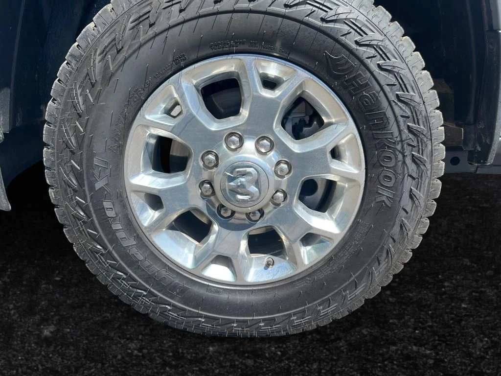Used 2024 Silver Ram Laramie image 26