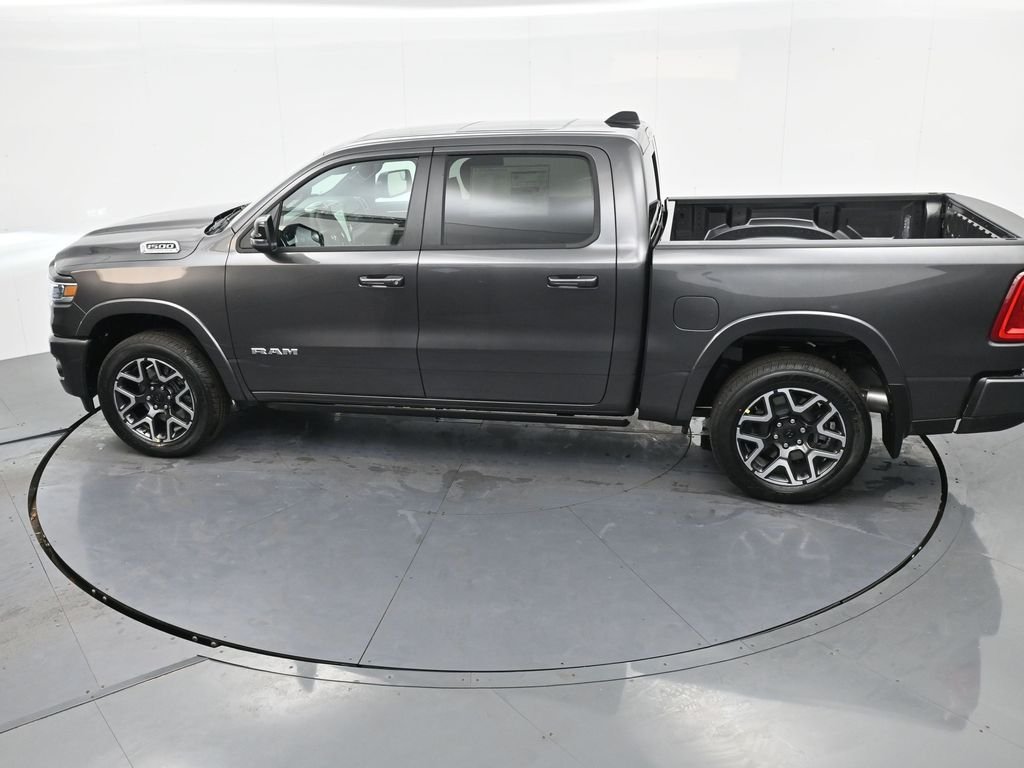New 2026 Granite Crystal Metallic Clear-Coat Exterior Paint RAM Laramie image 32