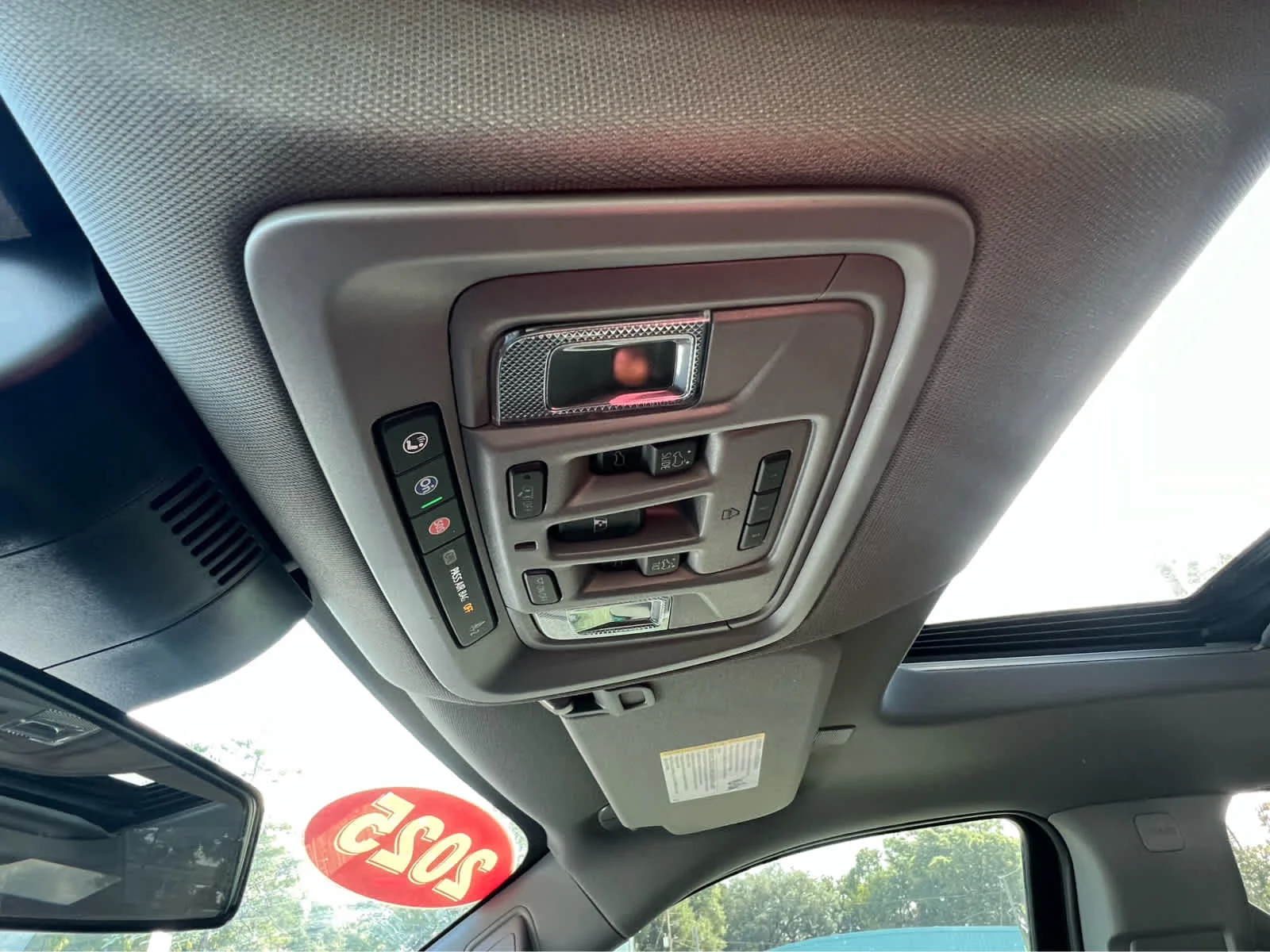 Used 2025 Downpour Metallic GMC Elevation image 18