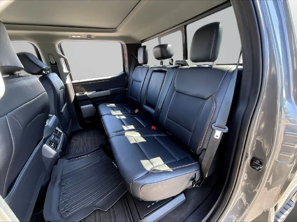 New 2027 Carbonized Gray Metallic Ford F-250® Lariat® image 33