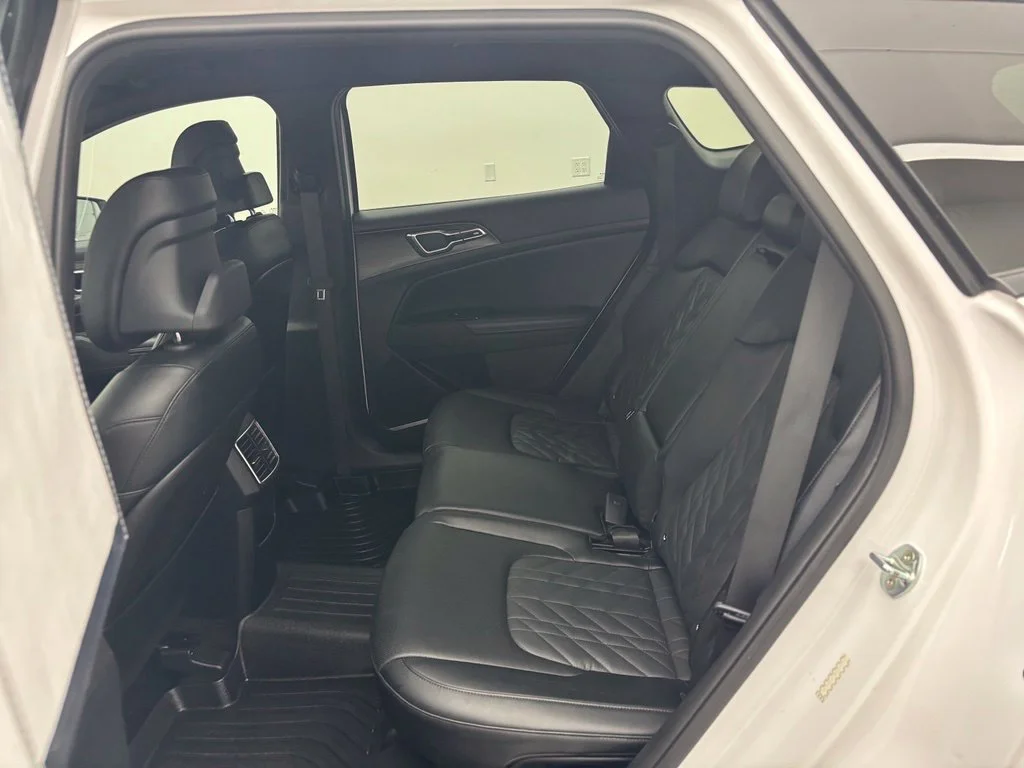 Used 2023 White Kia X-Line image 37
